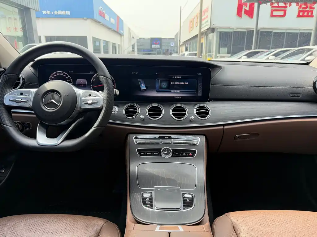 Mercedes-Benz E-Class 2020 — фото 12