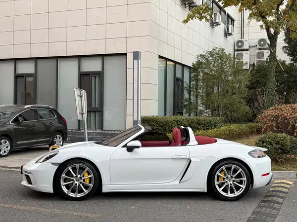 Porsche 718 2016
