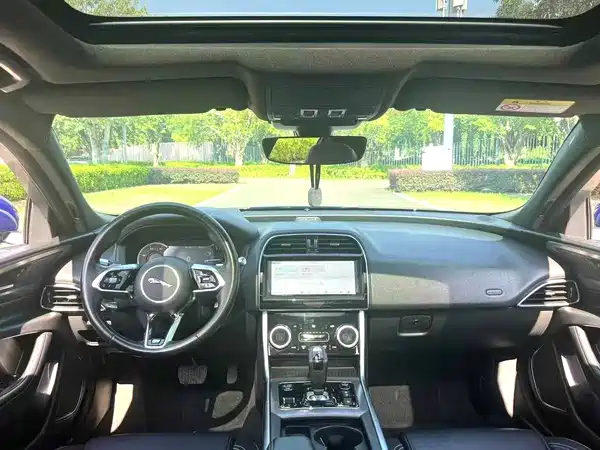 Jaguar XEL 2020