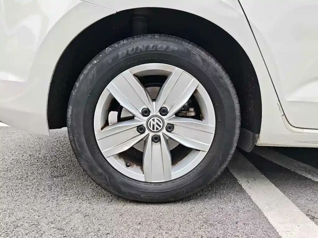 Volkswagen Touran 2017 — фото 19