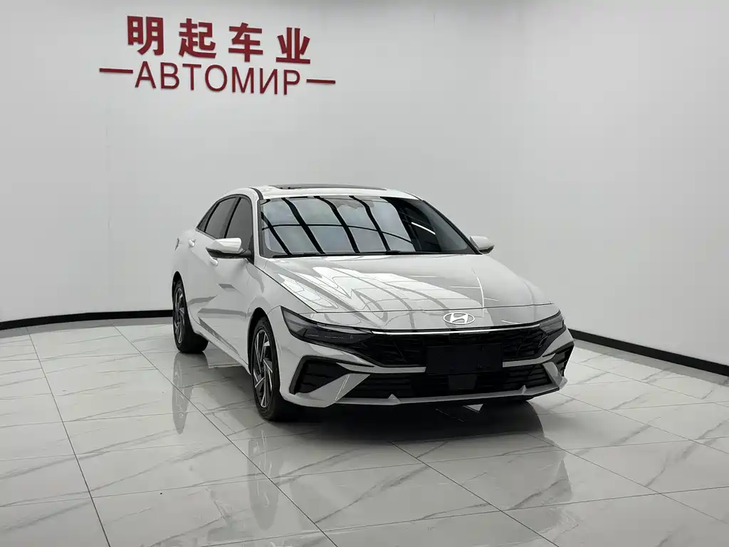 Hyundai Elantra 2024