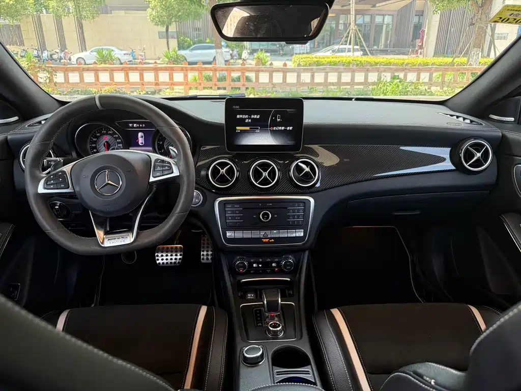 Mercedes-Benz CLA AMG 2018 — фото 12