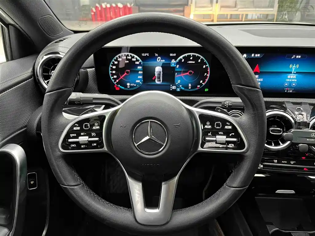Mercedes-Benz A-Class 2023 — фото 3