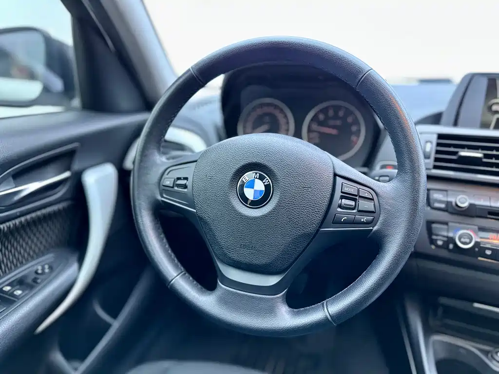 BMW 1 Series 2012 — фото 7