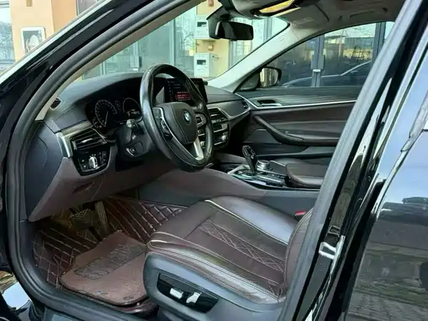 BMW 5 Series 2019