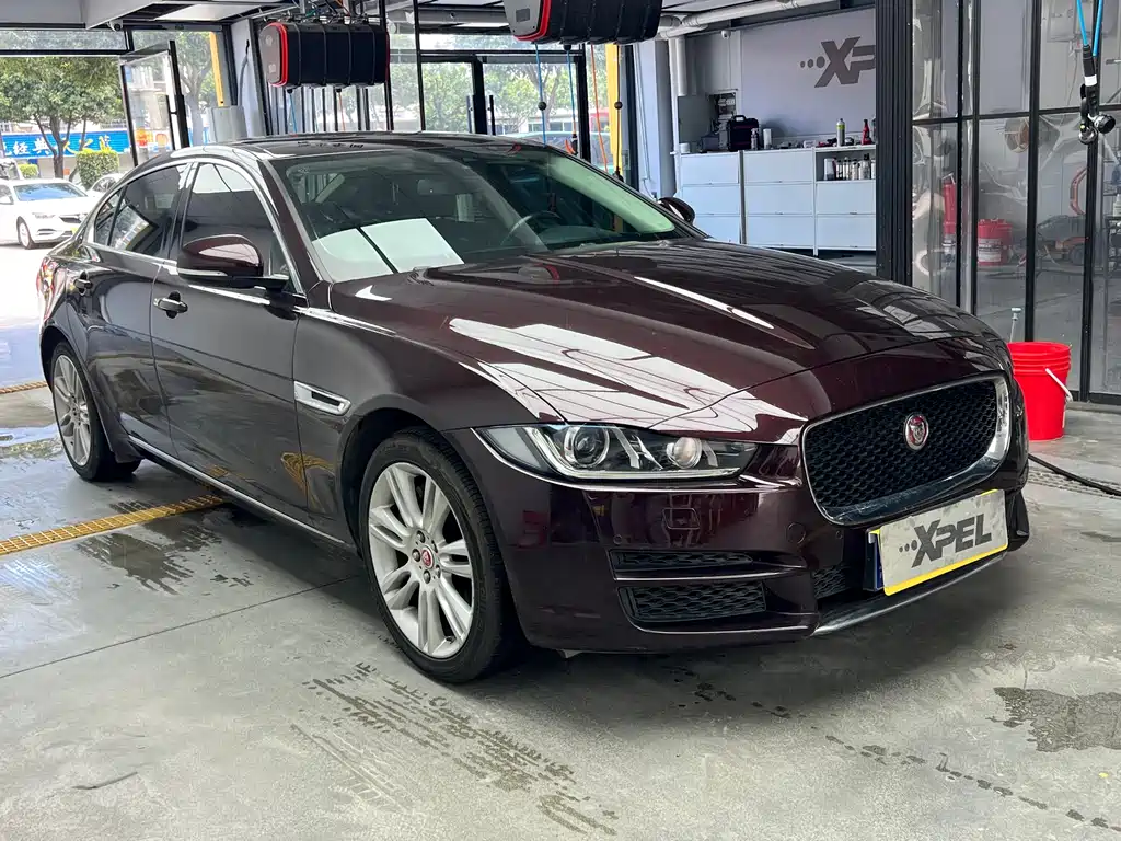 Jaguar XEL 2019 — фото 1