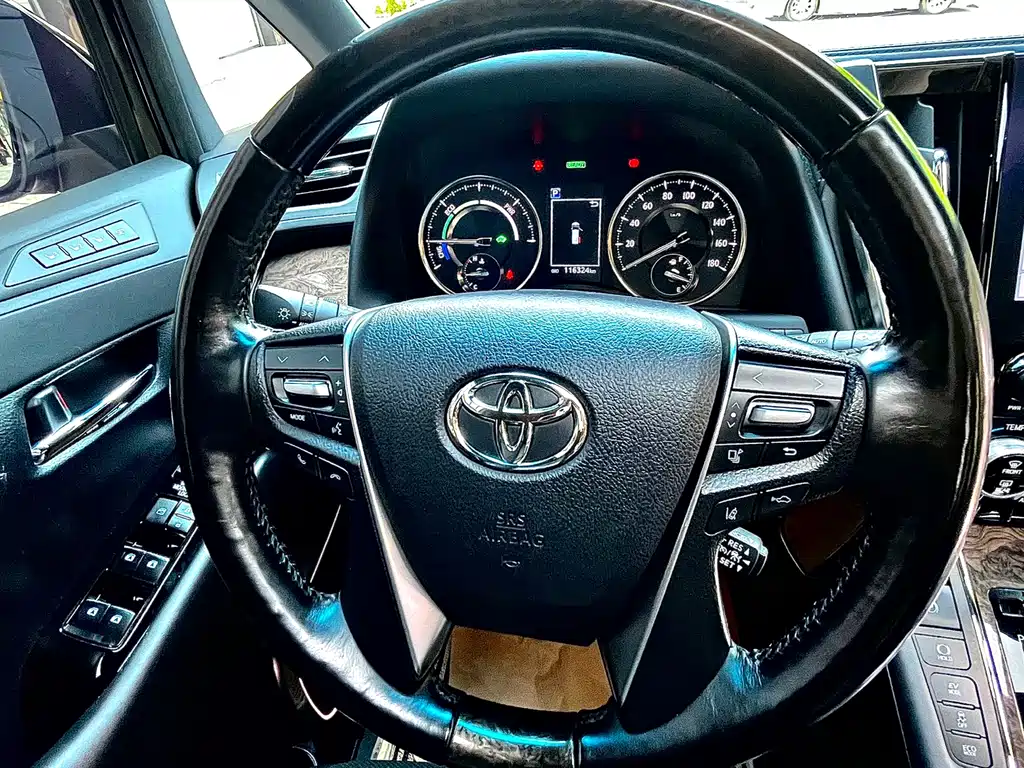 Toyota Alphard 2021 — фото 13