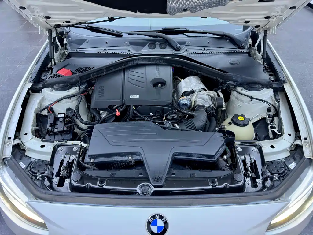 BMW 1 Series 2012 — фото 10