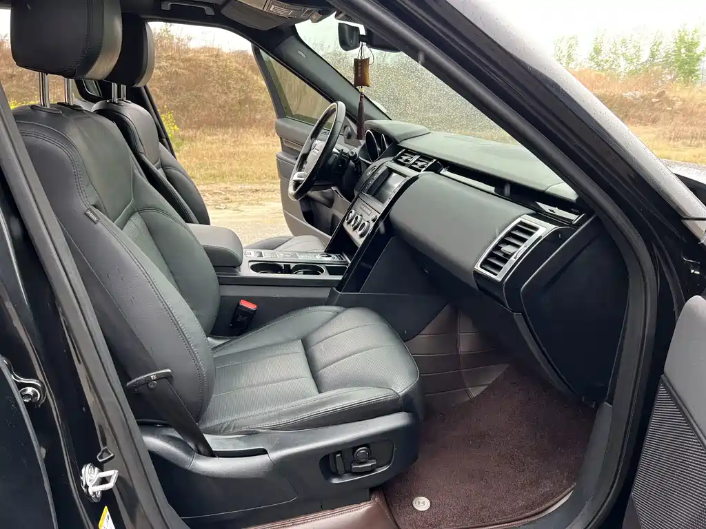 Land Rover Discovery 2017 — фото 16