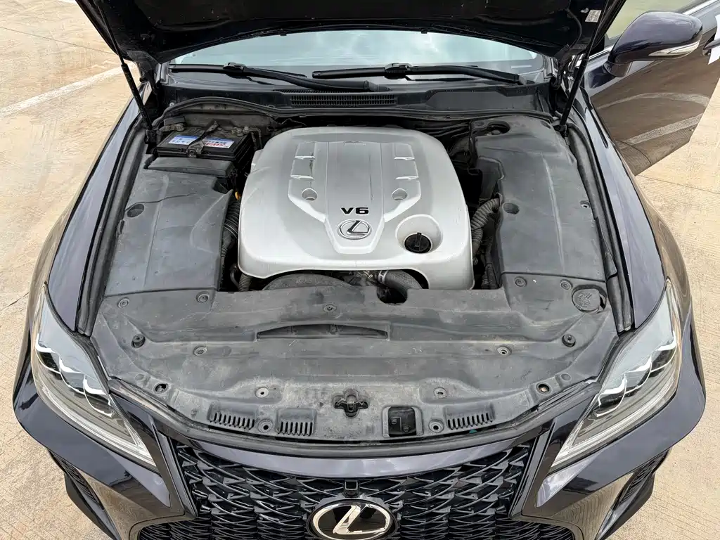 Lexus IS 2010 — фото 10
