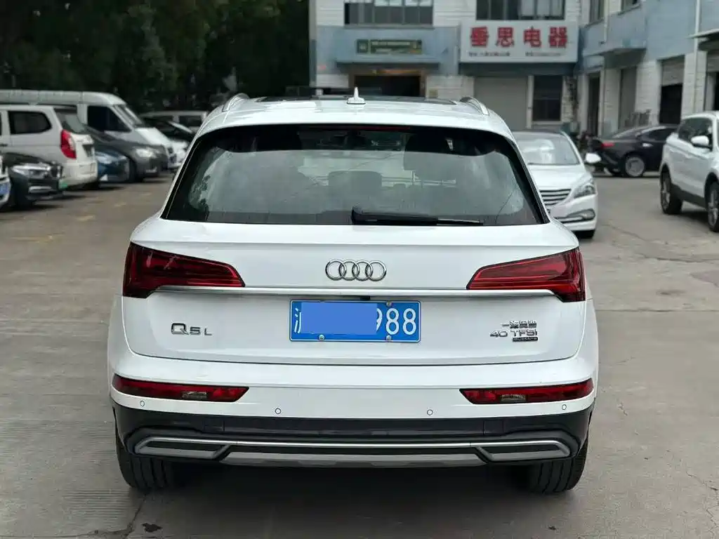 Audi Q5L 2022 — фото 9