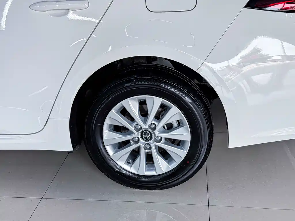 Toyota Corolla 2020 — фото 15