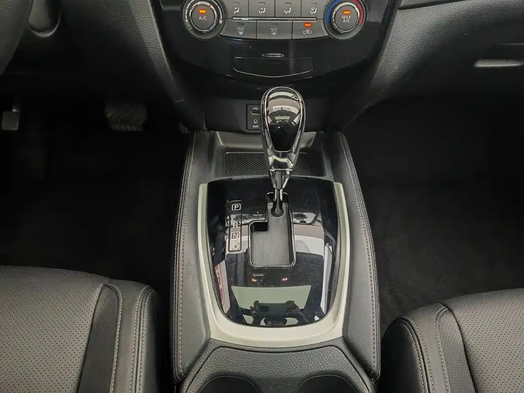Nissan X-Trail 2018 — фото 13