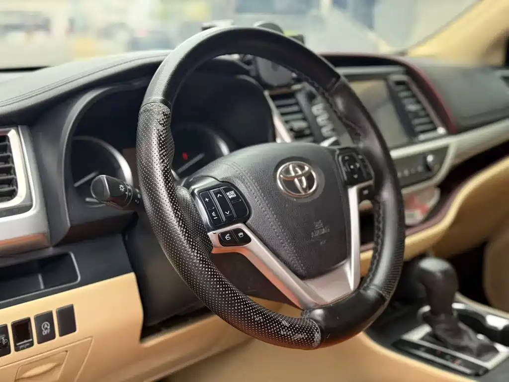 Toyota Highlander 2016 — фото 4