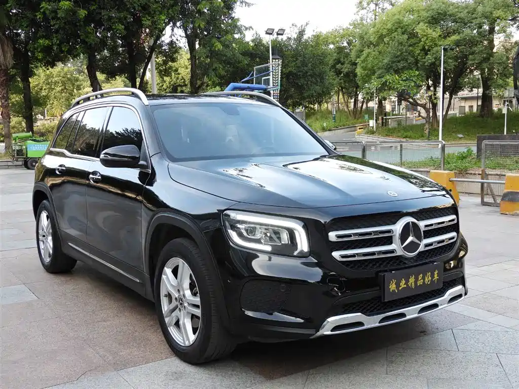 Mercedes-Benz GLB 2021