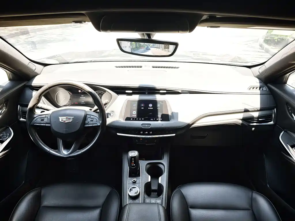 Cadillac XT4 2019 — фото 12