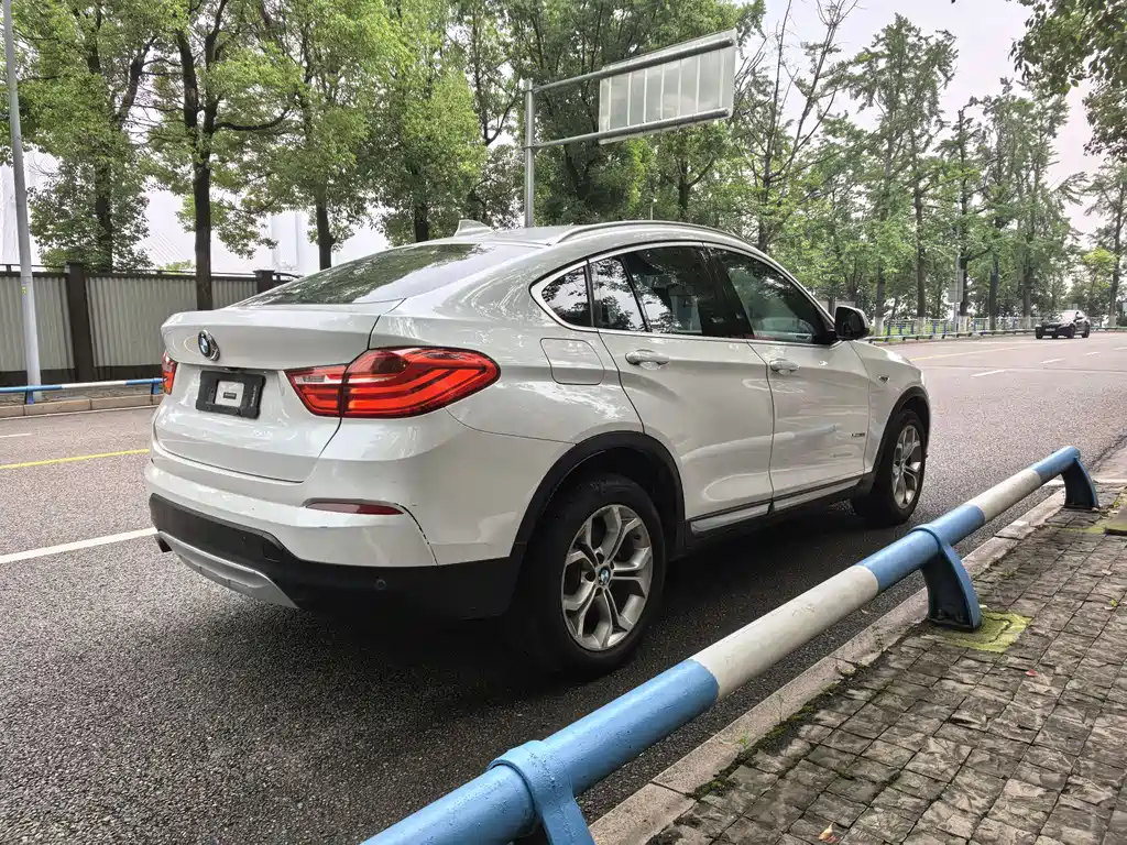 BMW X4 2016 — фото 9
