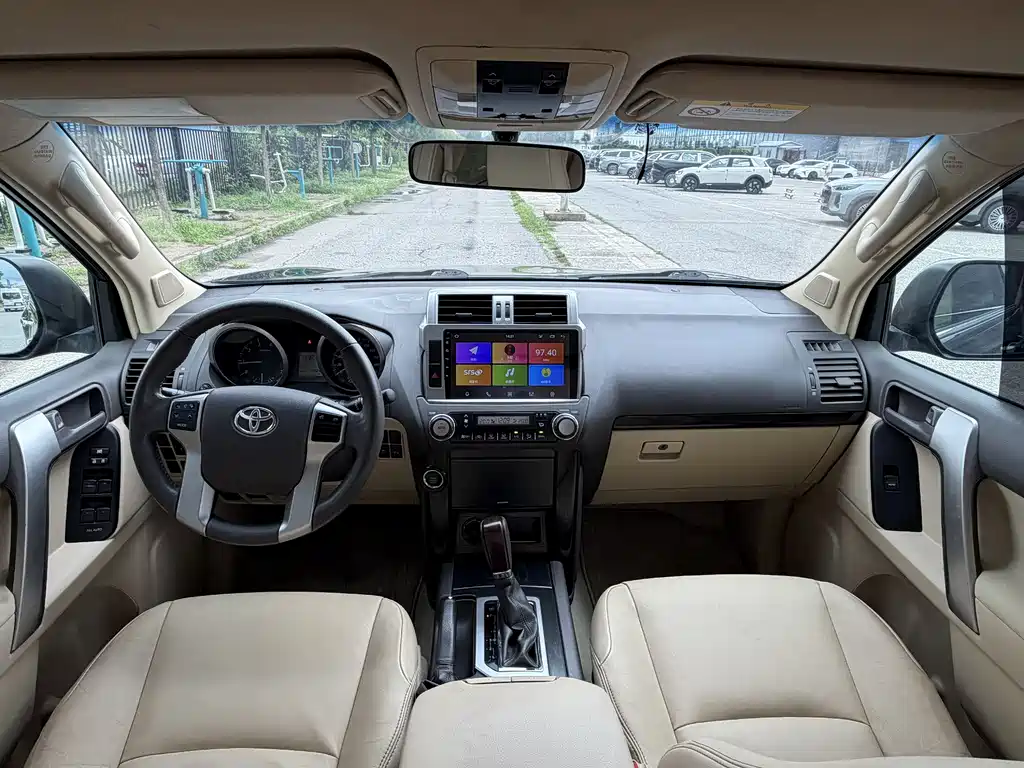 Toyota Prado 2015 — фото 8