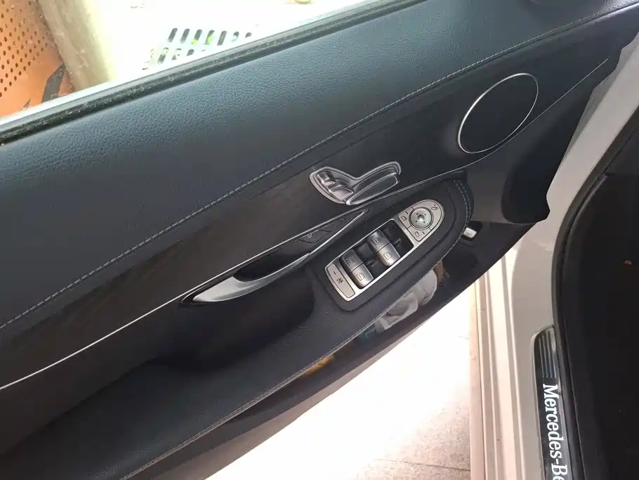 Mercedes-Benz C-Class 2020