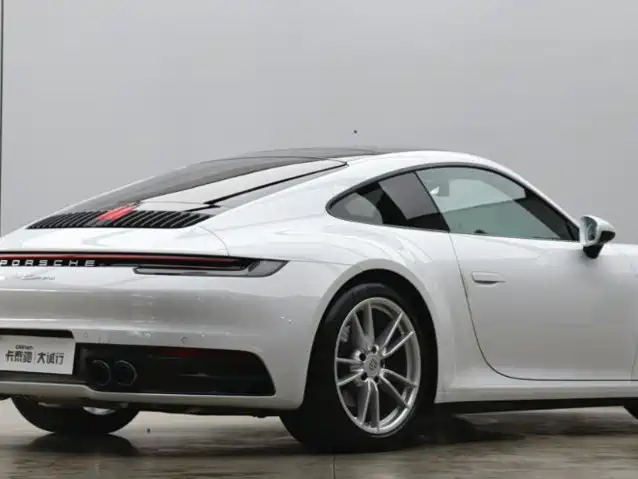 Porsche 911 2025 — фото 3