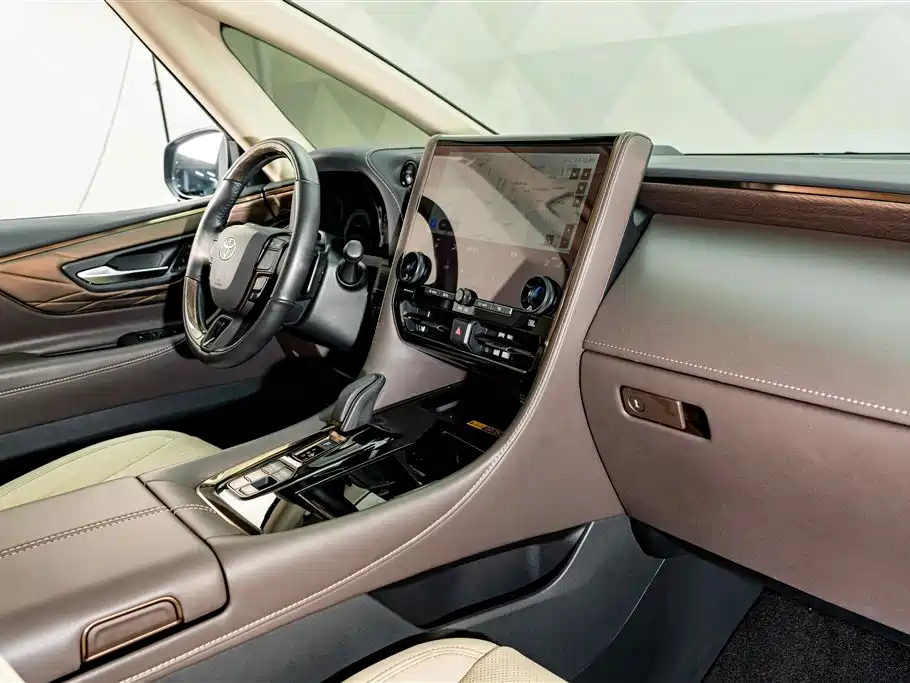 Toyota Alphard 2024 — фото 22