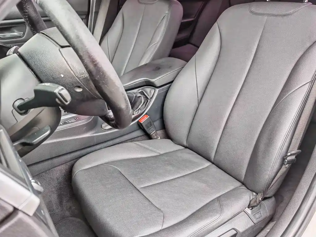 BMW 3 Series 2017 — фото 14