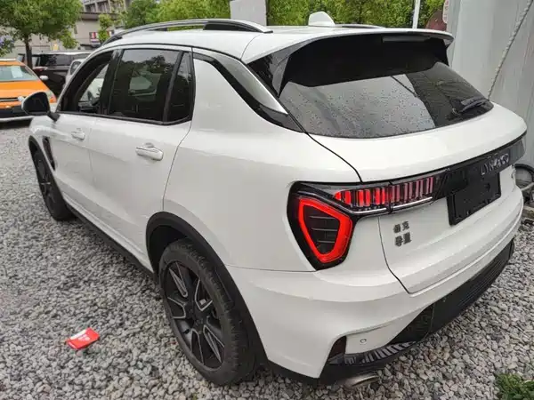 Lynk & Co 01 2021