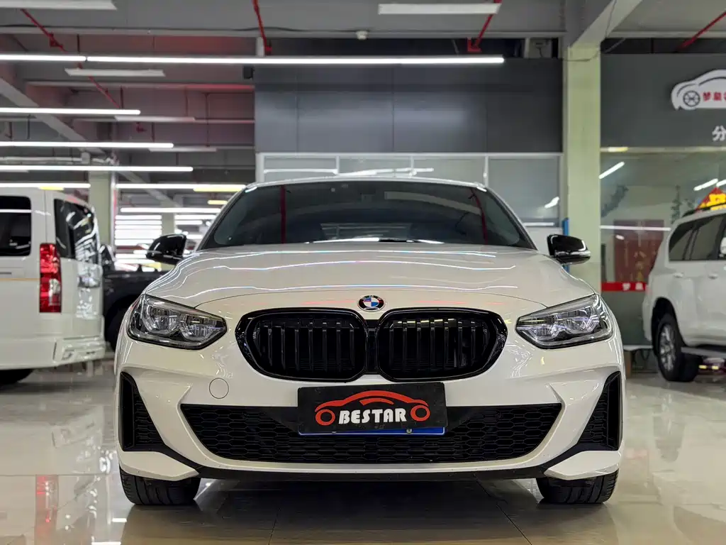 BMW 1 Series 2021 — фото 1
