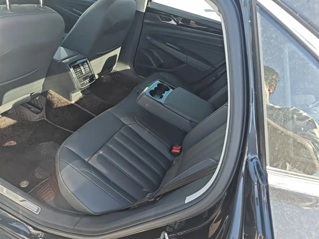 Volkswagen Passat PHEV 2022 — фото 19