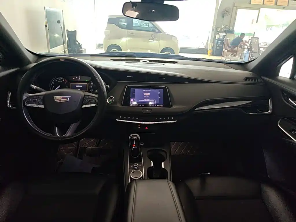 Cadillac XT4 2021 — фото 10