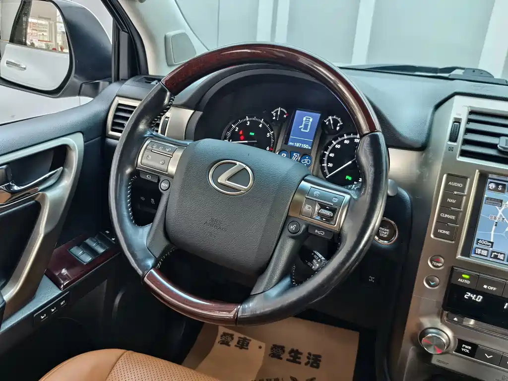 Lexus GX 2017 — фото 10