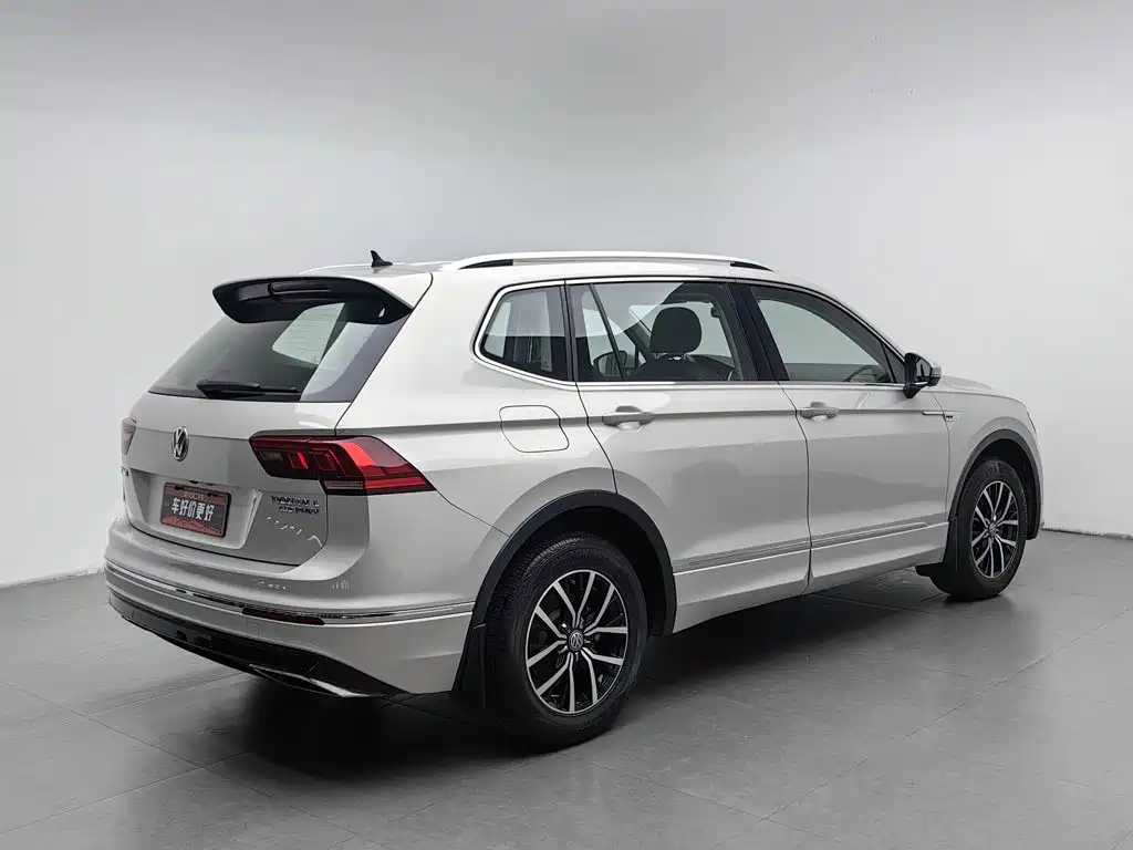 Volkswagen Tiguan L Plug-In Hybrid 2020 — фото 2