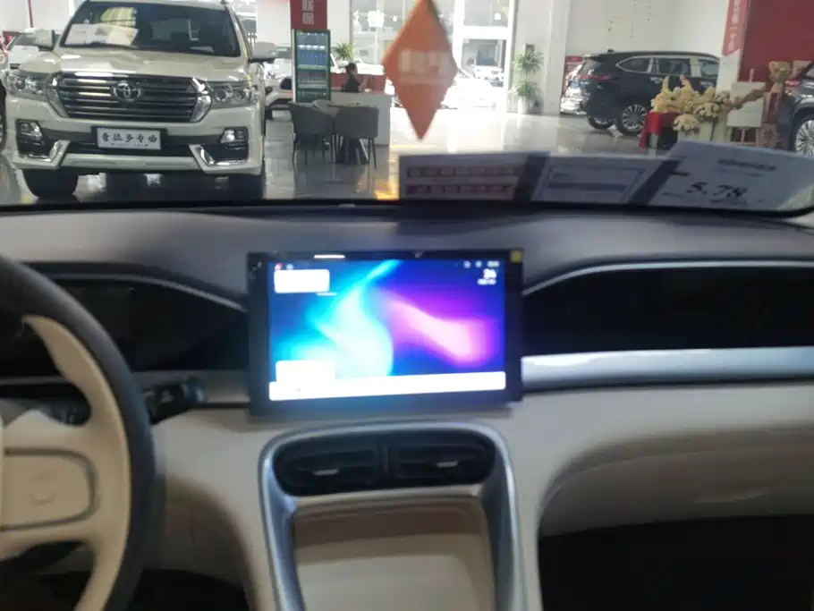 Geely Galaxy Starwish 2025 — фото 13