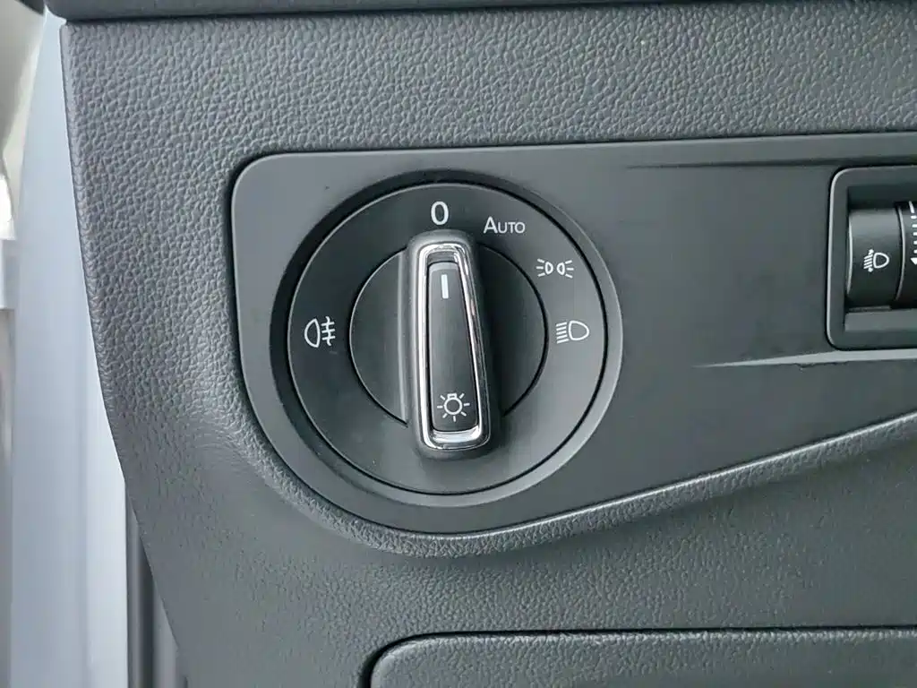 Volkswagen Tiguan L Plug-In Hybrid 2020 — фото 21
