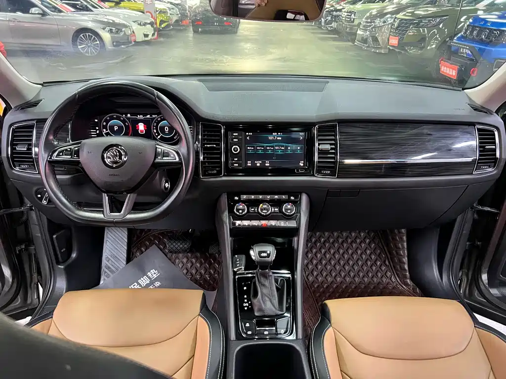Skoda Kodiaq GT 2020 — фото 12
