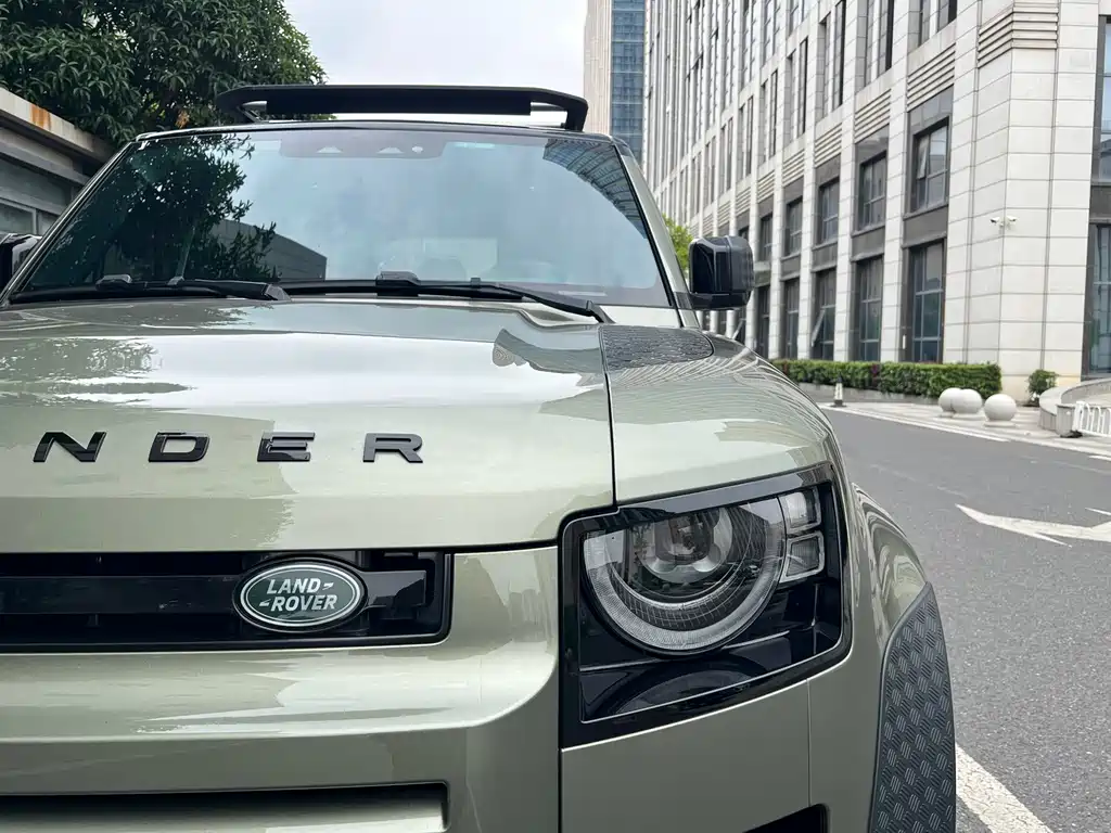 Land Rover Defender 2023 — фото 13