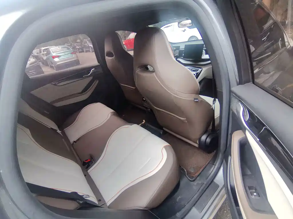 BYD Qin PLUS 2023 — фото 13