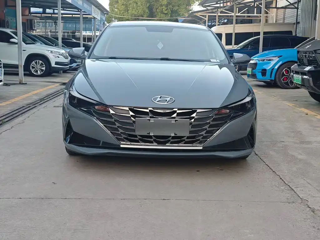 Hyundai Elantra 2023