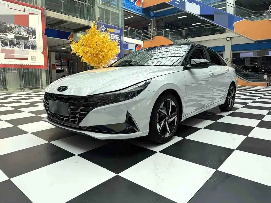 Hyundai Elantra 2023