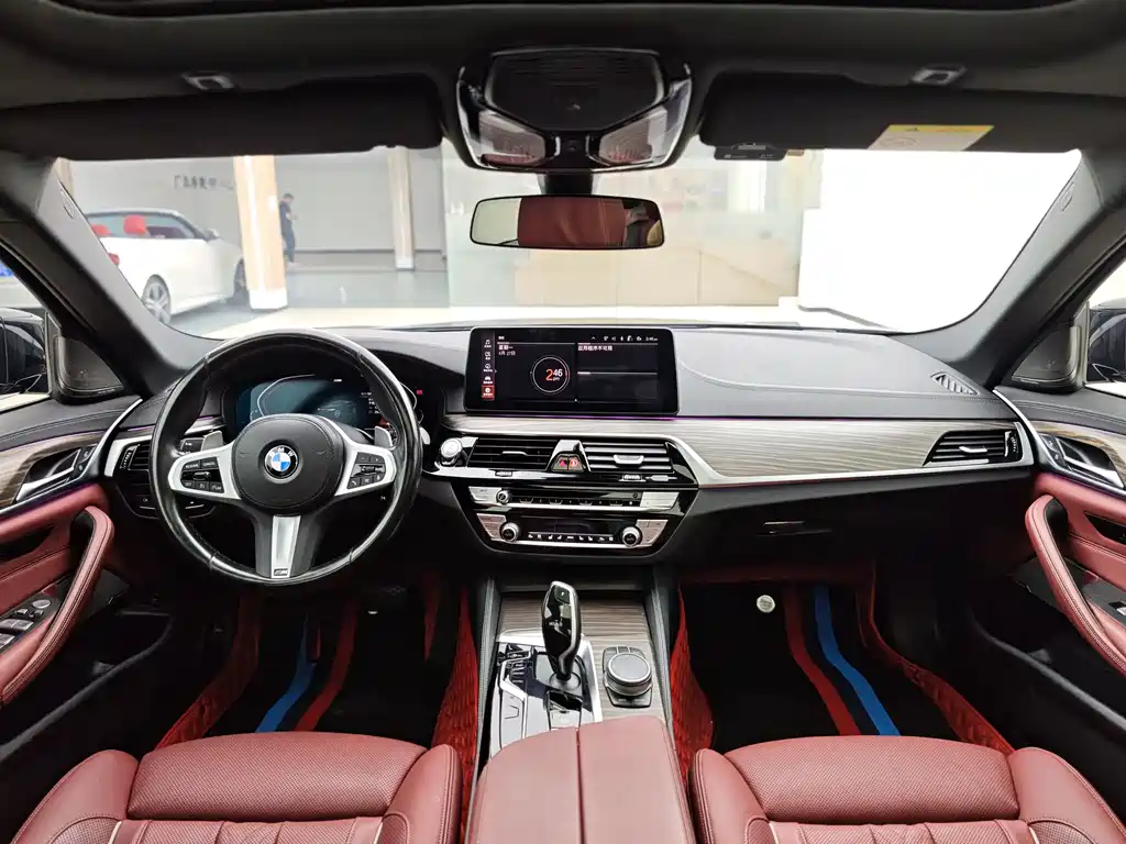 BMW 5 Series 2022 — фото 15