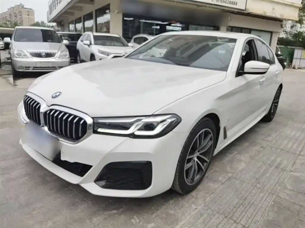 BMW 5 Series 2023 — фото 1