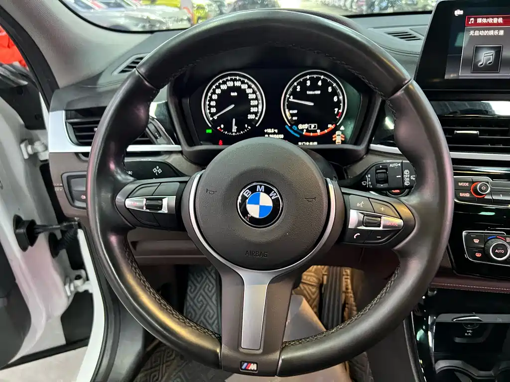 BMW X2 2022 — фото 12