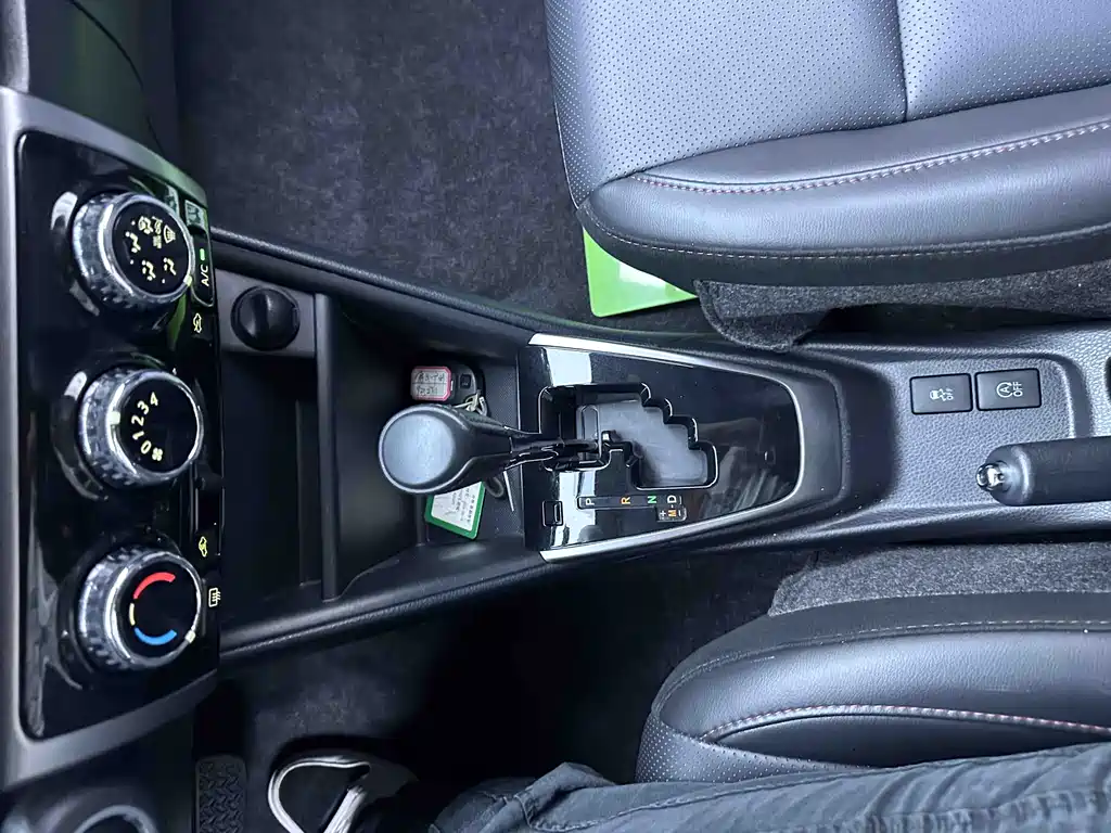 Toyota Yaris L 2022 — фото 14