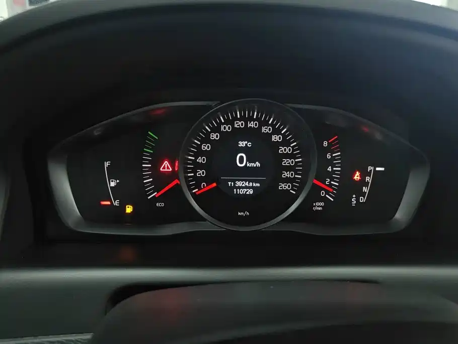Volvo XC60 2016 — фото 14