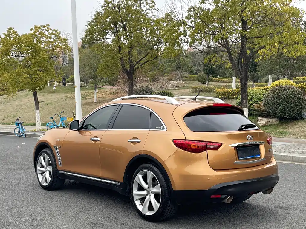 Infiniti QX70 2015 — фото 5