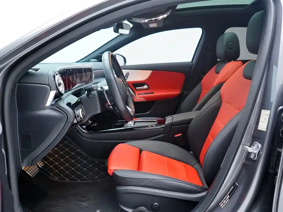 Mercedes-Benz A-Class AMG 2025 — фото 5