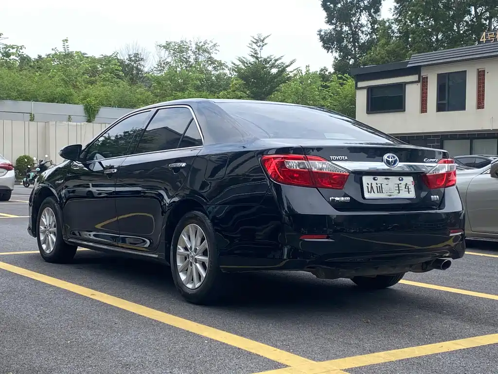 Toyota Camry 2014 — фото 5