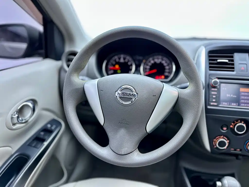Nissan Sunny 2015 — фото 7