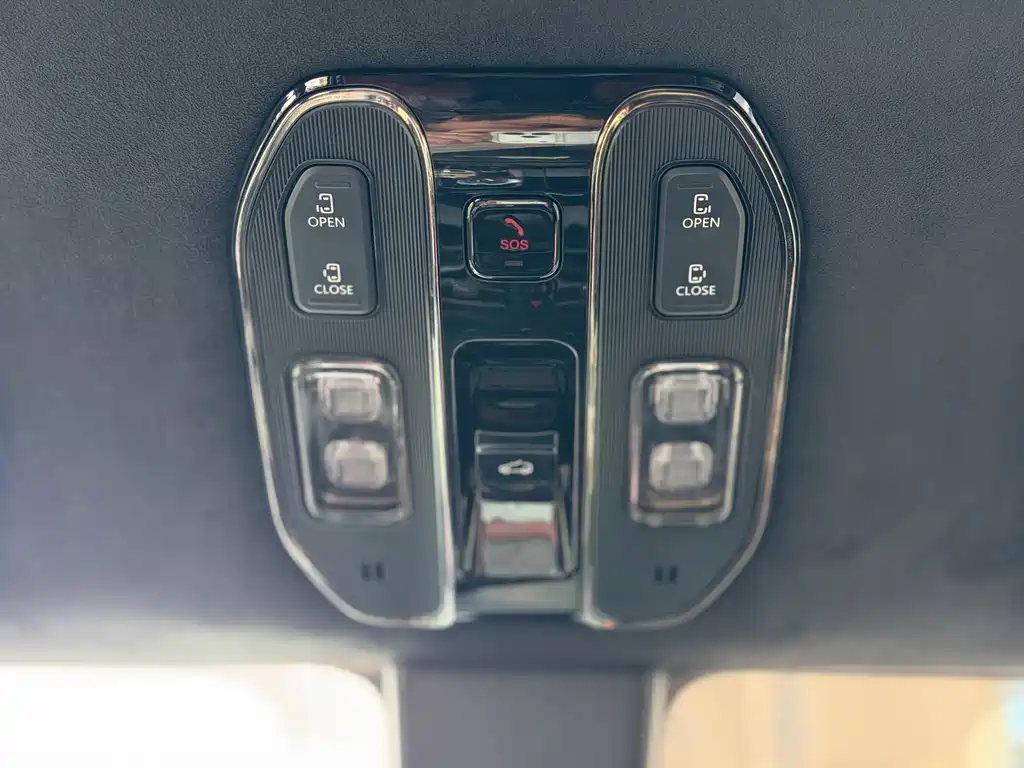 GAC Motor Trumpchi E9 2024 — фото 15