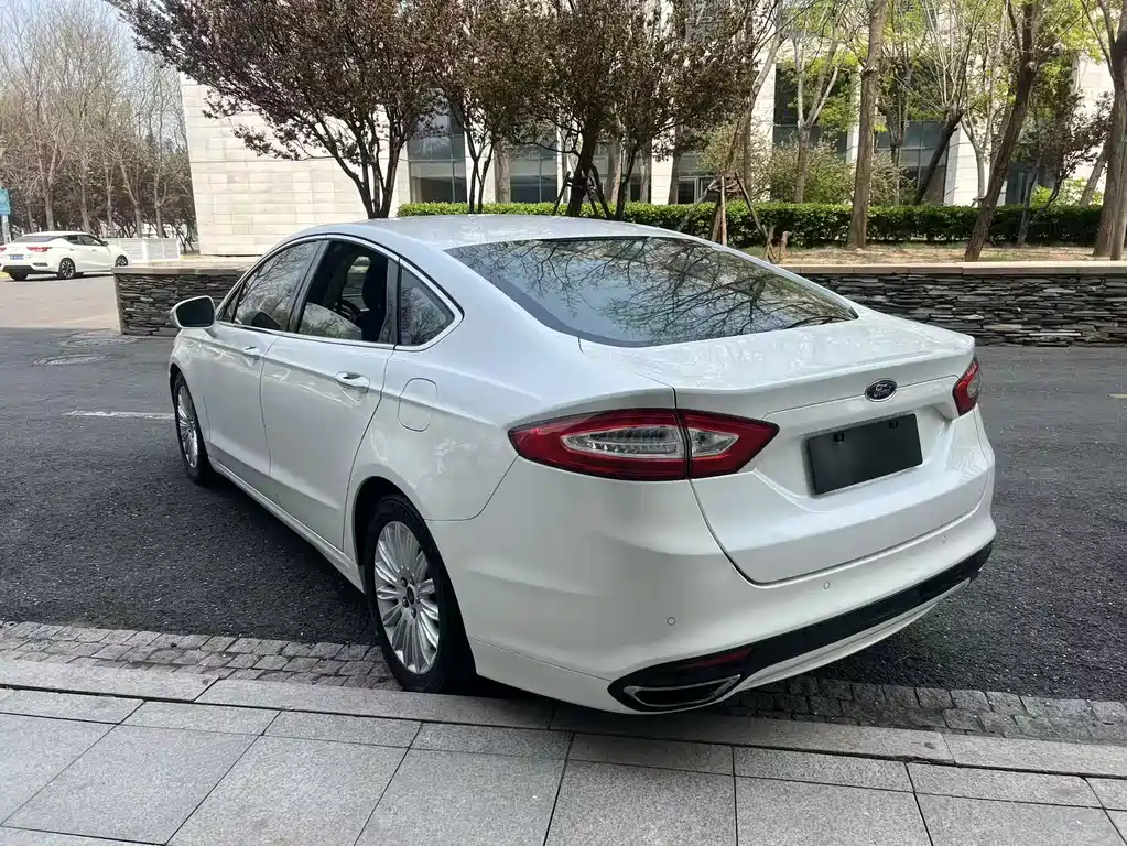 Ford Mondeo 2014 — фото 7